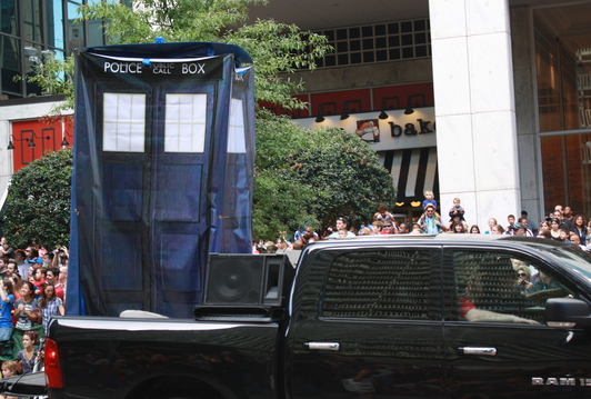 dc2012-dr-who-tardis The TARDIS, on a pickup truck...