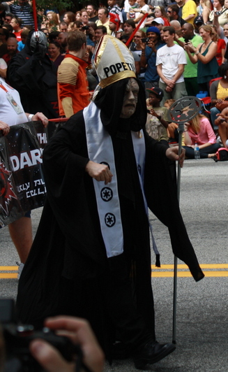 dc2012-star-wars-emperor-popetine